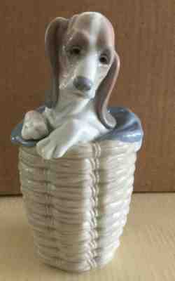 lladro hound dog