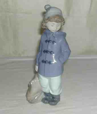 NAO BY LLADRO DAISA SCHOOL BOY TO SCHOOL FIGURINE WITH BACKPACK 565 02