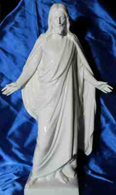 Lladro 7584 Christus White Sculpture Figurine - New resurrected Jesus Christ 