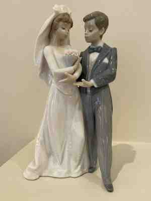 LLADRO 05885 FROM THIS DAY FORWARD, With Box