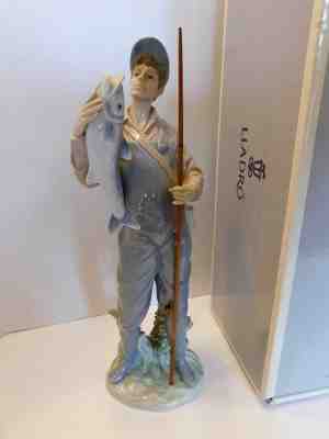 Lladro 6466 A Prize Catch w/ Original Box - Mint Condition