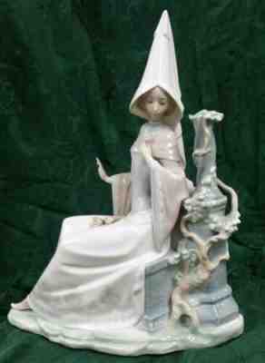 Lladro Maiden Princess Girl Seated on castle wall Detailed Figure 14