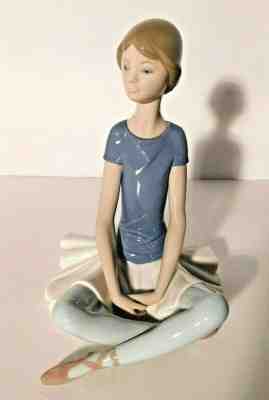 Lladro Sitting Seated Ballerina Beth Figurine #1358 NOS MINT