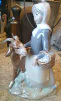 Glossy Lladro figurine Little Girl with Goat #4812 retired NO BOX