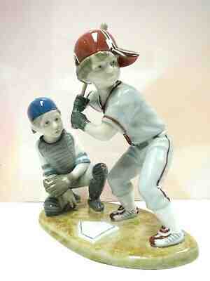 BASEBALL PLAYERS - UP AT BAT BOYS PLAYING BALL 2014 BY LLADRO PORCELAIN 8797