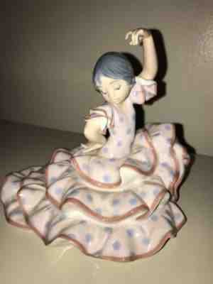 Lladro Figurine #5390 Spanish Dancer, 5 1/4