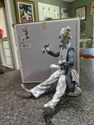 Lladro Checking the Time #5762 Clown