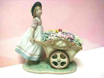 LOVES TENDER TOKENS - GIRL PUSHING FLOWER CART BY LLADRO PORCELAIN  6521