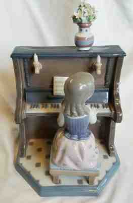 Lladro Practice Makes Perfect Figurine 5462 MIB