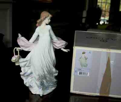 Beautiful LLADRO 5898 Spring Splendor, Basket Flowers Lady Long Dress RETAIL$640