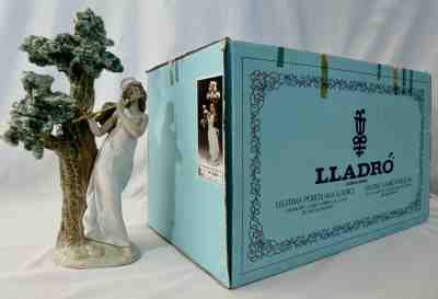 Lladro MUSICAL MUSE Young Girl + Flute by ANTONIO RAMOS. #5651. BOX. 1989