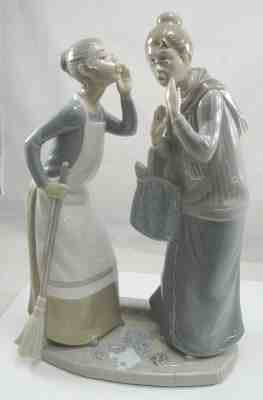 Authentic Lladro Porcelain Figurine Gossip #4984 Two Gossiping Women Retired