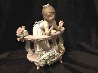 LLADRO MORNING SONG  #6658- GIRL WITH BIRD AND FLOWERS FIGURINE 