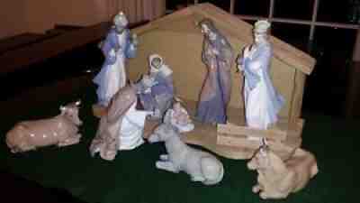 Lladro Nao Nativity Set, nine pieces