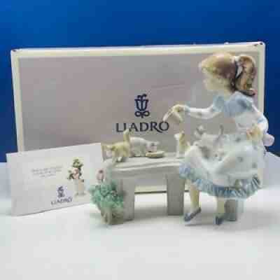 Lladro figurine Spain Nao Daisa Box sculpture statue vtg 6109 Meal Time cat milk