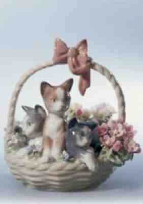 LLADRO PURR-FECT 01444 EL GATA Y LA RANA KITTENS CATS BASKET FLOWERS NEW IN BOX