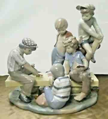 LLADRO Figurine Boys Playing Cards #7084 Made In Spain 1978 Daisa NAO Large Size