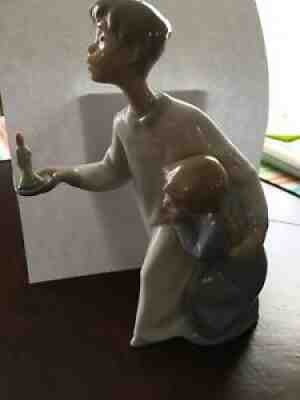 Lladro Boy and Girl with Candle Porcelain Figurine # 4874