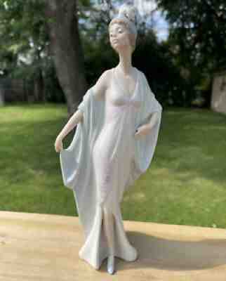Rare and Collectible Lladro : retired lladro figurine 5787