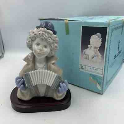 Lladro Porcelain #5585 Fine Melody Clown with Accordion Bust with Base and Box