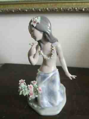 Lladro Spain Porcelain Figurine 4154 Aroma Hawaiian Girl Mint