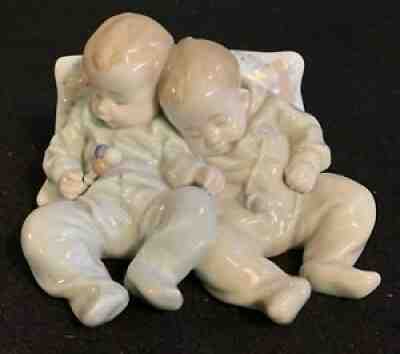 Lladro Little Dreamers Figurine 5772 No Box Retired '07 Two