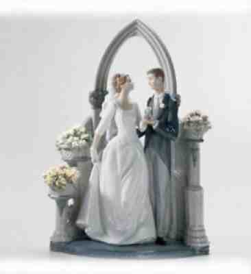 HUGE SALE-Lladro #1869-A Vow to Love retired new limited edition-$3300 value