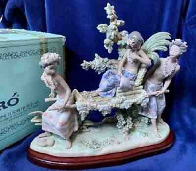 Lladro â??Hawaiian Festivalâ? #1496 w/ base & box Signed, Retired -read description