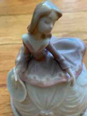 LLADRO 05955 Sounds of Fall 鐘(ベル) Lladro 5955 sounds of autumn/fall bell 1992 4â? tall very pretty