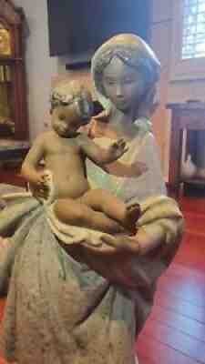 Motherhood Lladro 1012053 Mother Baby Sculpture Art Spain Figurine Home 