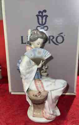 Lladro Nippon Lady, model No. 5327 with original box sale