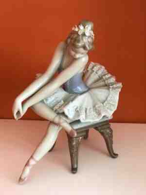 Vintage Original Spain Lladro Ballerina Dance Girl Sit Porcelain Figurine Marked