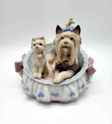 Lladro Porcelain Figurine Our Cozy Home 6469