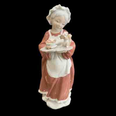 Lladro Mrs. Santa Clause/Mrs. Clause #6893 Santa's Magical Workshop Mint