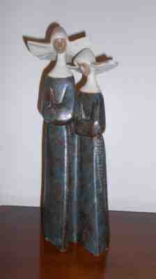 Lladro porcelain figurine, Monjas No. 2075 "Nuns"