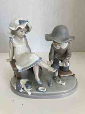 リヤドロ 5361(Try this one)陶器置物 Rare And Collectible Lladro : Lladro 5361 Value Guide - Price List