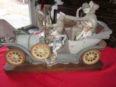 Lladro Antique Touring Car - retired, Item #01001146, Sculptor: Juan Huerta