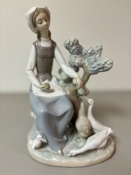 Rare And Collectible Lladro : NAO DAISA 1989 Value Guide - Price
