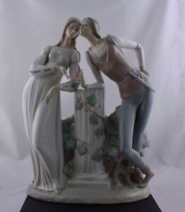 LLADRO ROMEO AND JULIET FIGURINE # 4750 - MINT