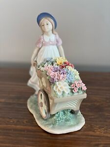 Lladro Love's Tender Tokens #6521 Excellent Condition with Original Box