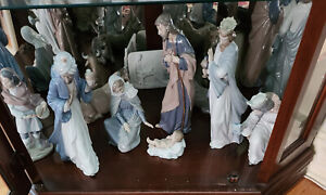 NAO BY LLADRO 9-PIECE GLOSS NATIVITY SET