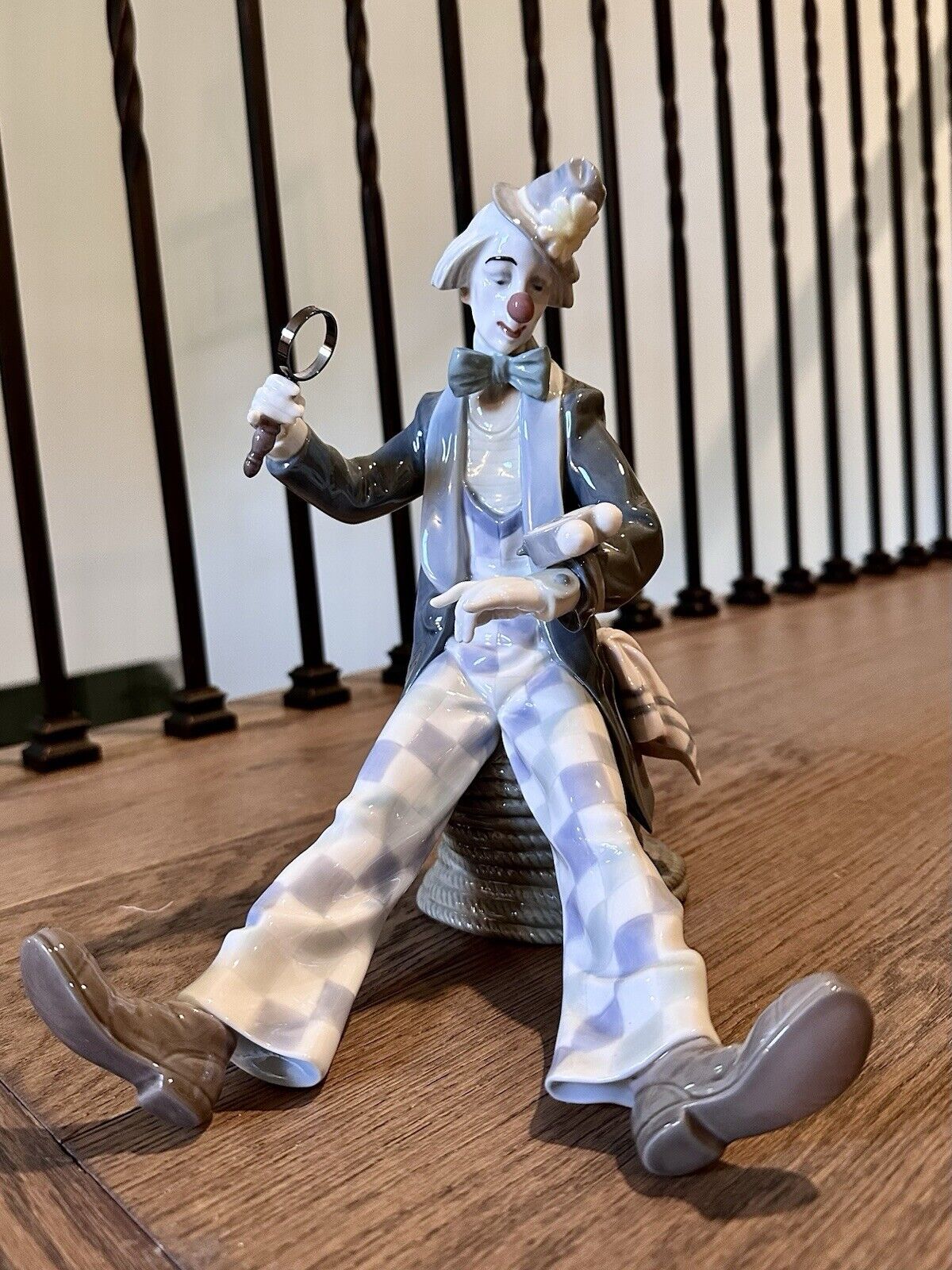 Lladro #5762  Clown  ‘Checking the Time’, Lladro database, $425-$550, valuation