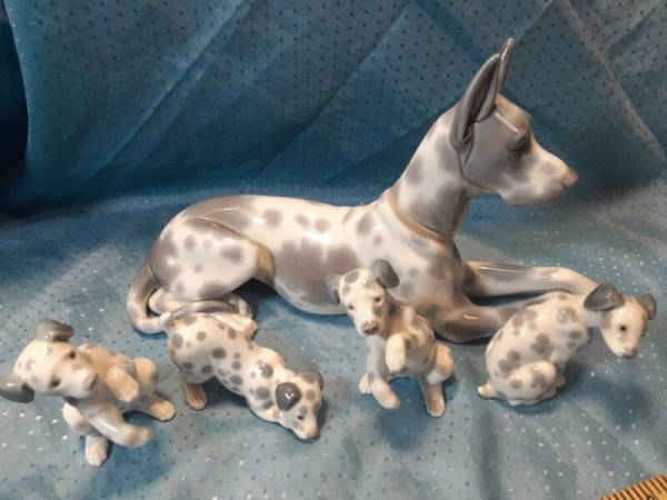 Lladro Great Dane Dog 1068 Vintage figurine W/ 4 Puppies  retired Excellent