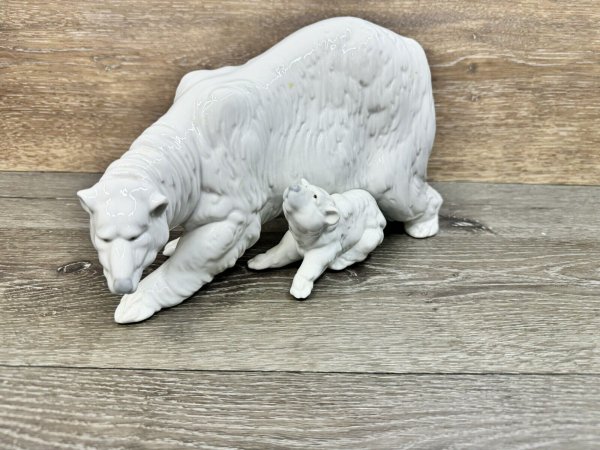 1985 Nao Lladro Large Mother Polar Bear W/ Cub White Porcelain Spain 13.75"