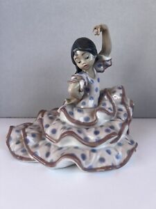 Lladro Fine Porcelain Figurine 5390 Spanish Dancer Girl FLAMENCO Dancer.