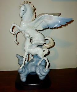 Lladro Pegasus horse foal porcelain Coderch 01001778 with stand and box
