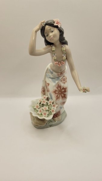 LLADRO "HAWAIIAN DANCER" #1478 - Mint Condition - No Box