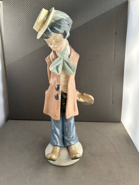 Lladro 5057 "Clown with Violin" also "Clown Standing" RV$840