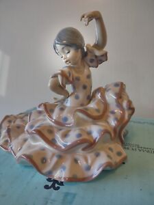 Lladro Fine Porcelain Figurine 5390 Spanish Sevillian Girl Flamenco Dancer.