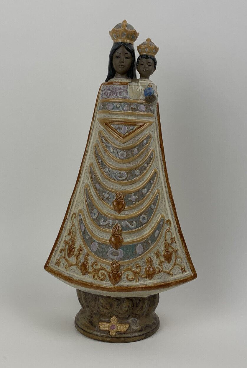 LLADRO #17517 "VIRGIN OF LORETO", PATRON SAINT OF THE AIR FORCE. RETIRED, 14" H